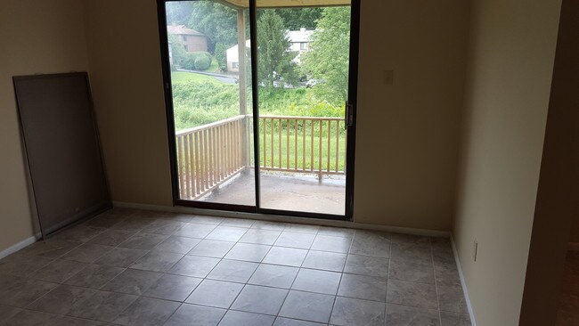 Foto del edificio - 25-3 Laurel Springs Ln