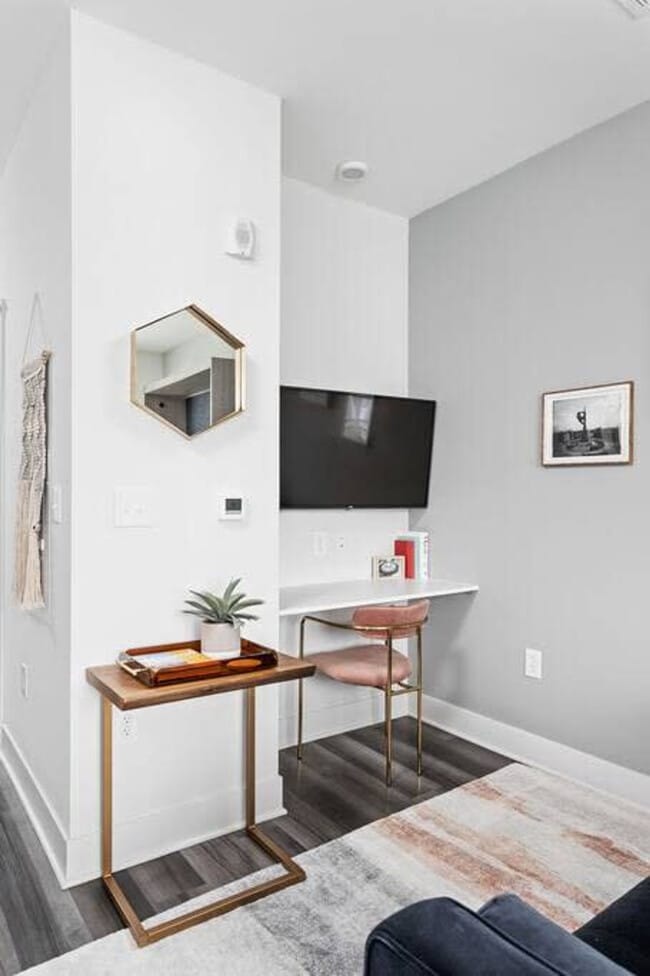 Foto del edificio - 552 E Washington St