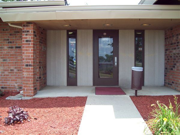 Primary Photo - 180 Carl Ave