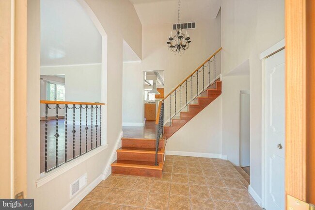 Foto del edificio - 701 Crestbrook Ave