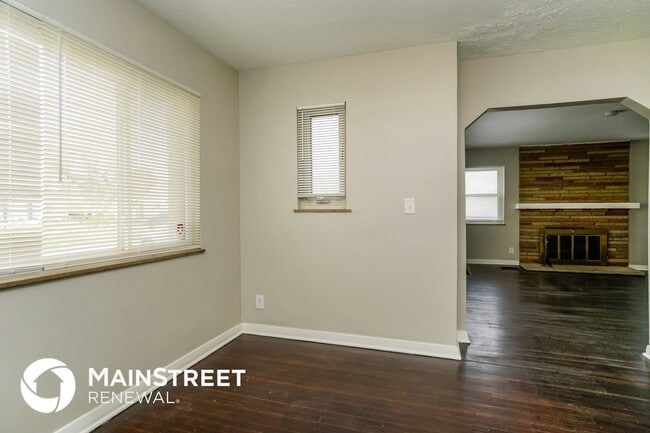 Foto del edificio - 1646 Oakwood Ave