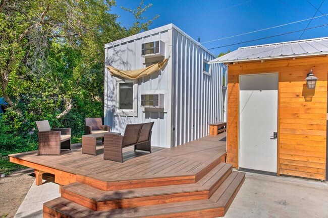 Building Photo - 161 Vidas Ave