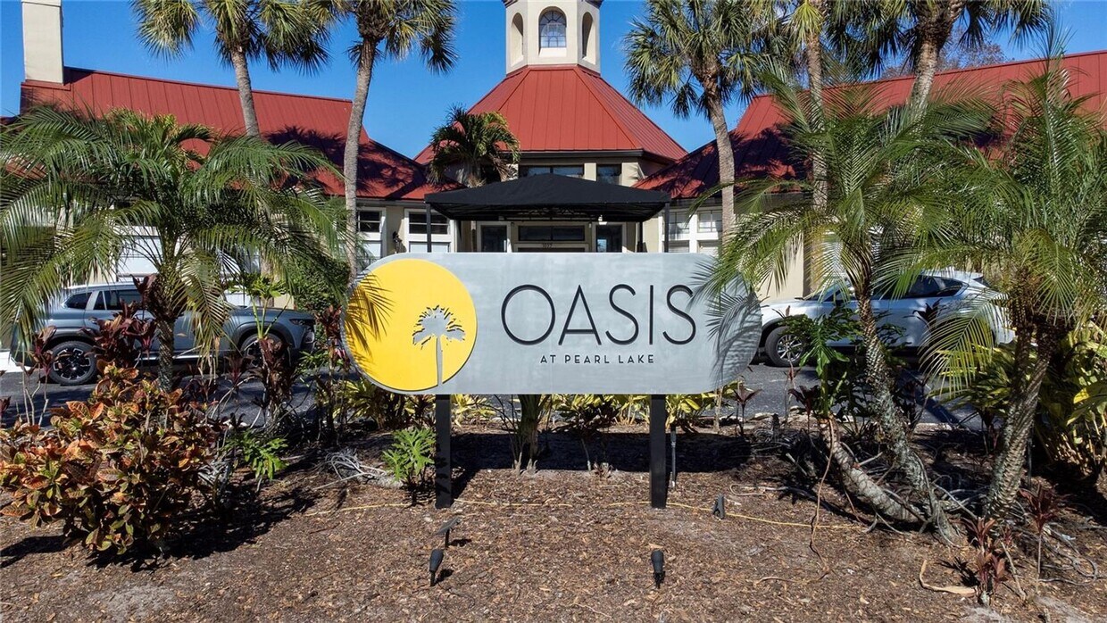 Foto principal - 1 Bed / 1 Bath Condo in Gated Comm. In Alt...