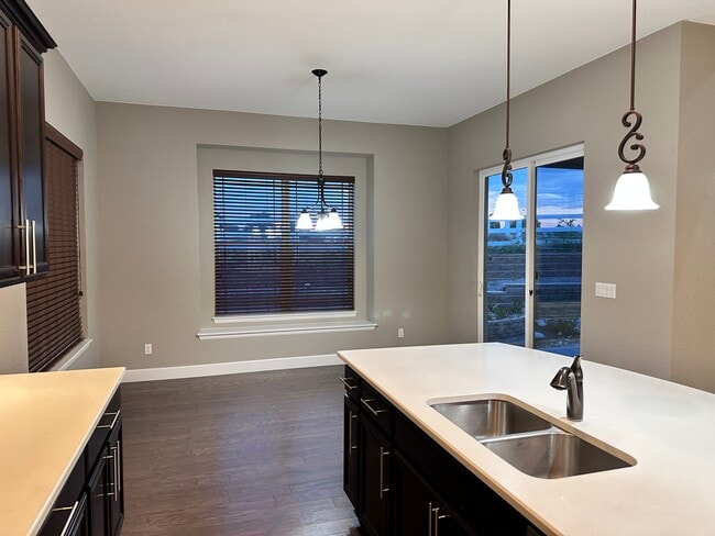 Building Photo - 943 Stagecoach Dr