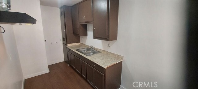 Foto del edificio - 1477 N Raymond Ave