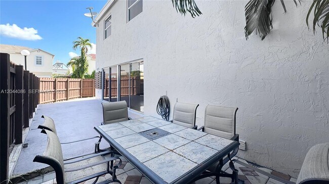 Foto del edificio - 9044 SW 148th Ct