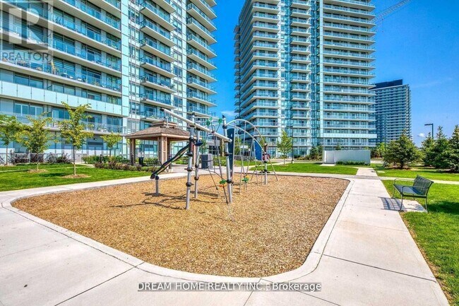 Photo du bâtiment - 4699 Glen Erin Dr