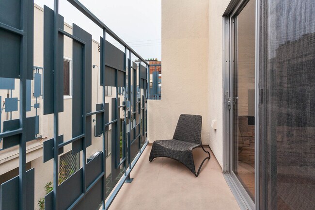 Foto del edificio - 938 San Vicente Blvd