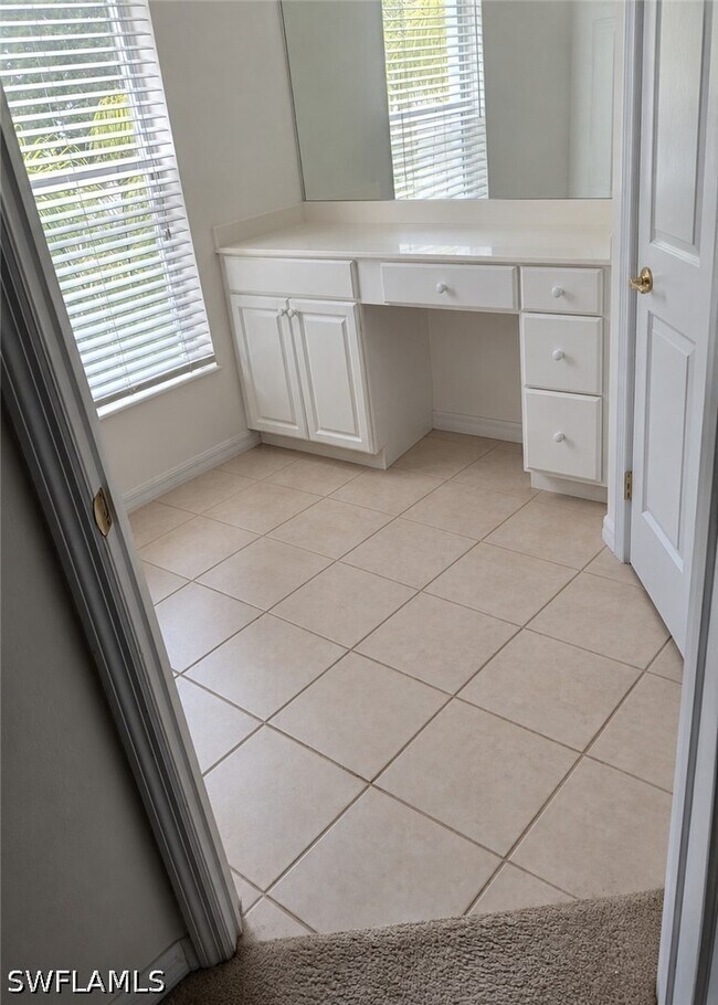 Building Photo - 8381 Village Edge Cir