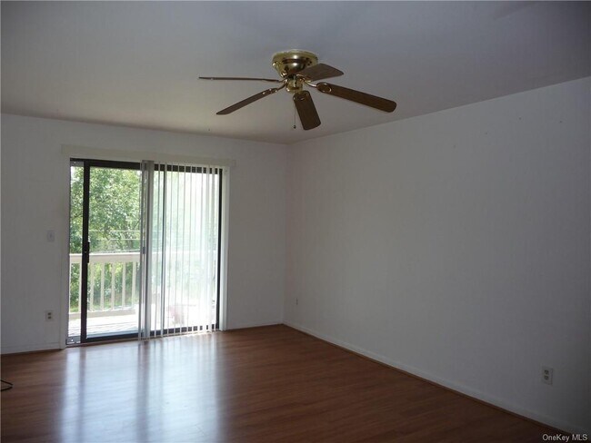 Foto del edificio - 392 Concord Ln