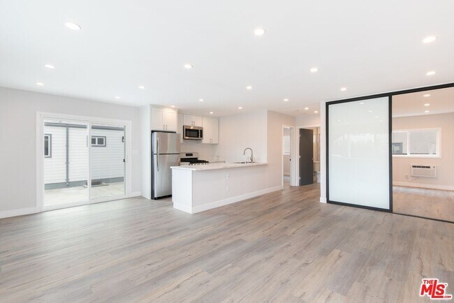 Foto del edificio - 3872 Bentley Ave