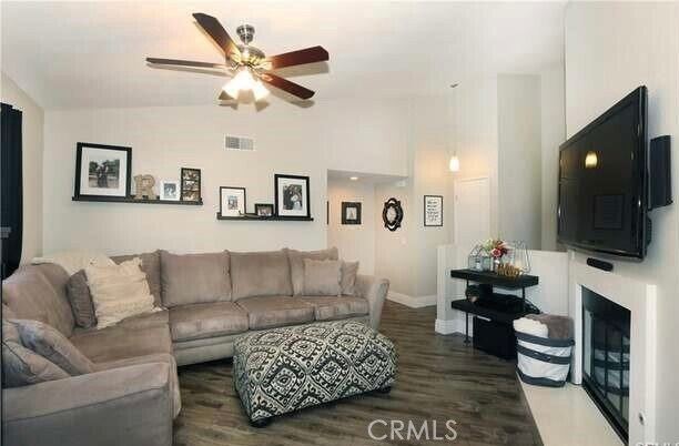 Foto del edificio - 8350 Spring Desert Pl