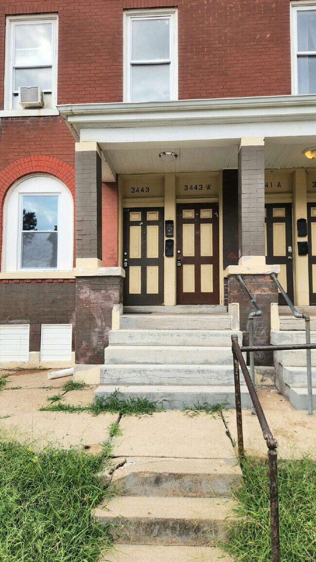 Foto del edificio - 3443 Iowa Ave