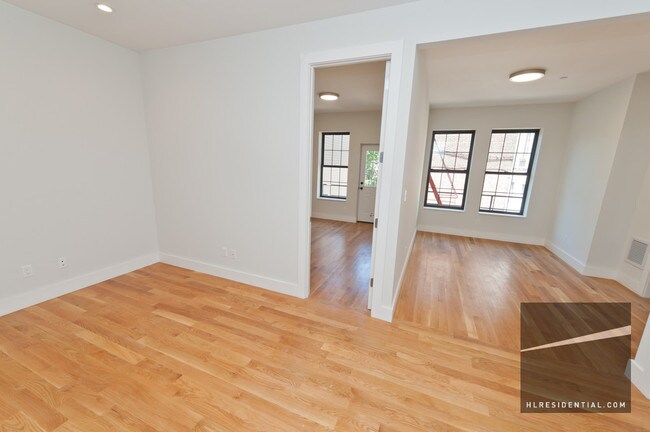 Foto del edificio - 1221 Astoria Blvd