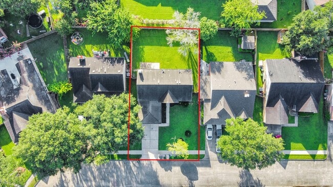 Foto del edificio - 4211 Royal Manor Dr