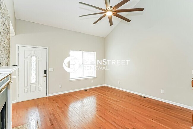 Building Photo - 3 Bedroom Pet-Friendly Home in OLD HICKORY, TN with Main Street Renewal