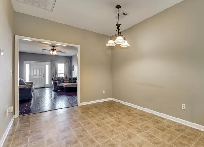 Foto del edificio - 6645 Covington Villas Ln