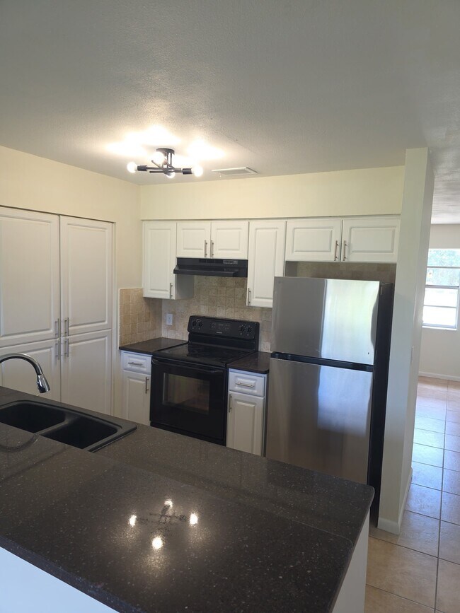 Foto del edificio - 2610-2612 S San Gully Rd