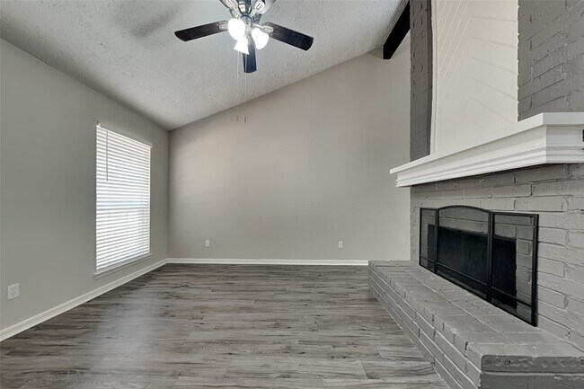 Foto del edificio - 4823 Owens Creek Ln