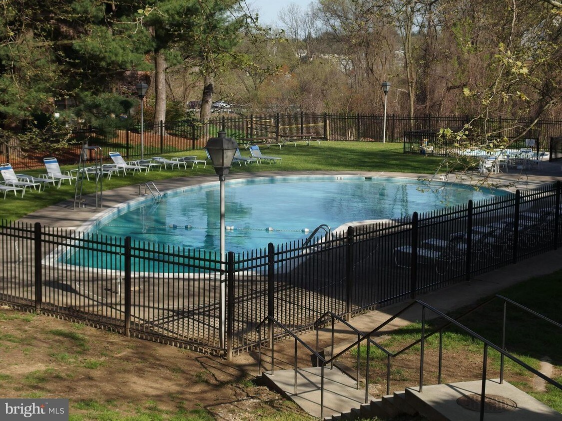 Foto principal - 2 Longstream Ct