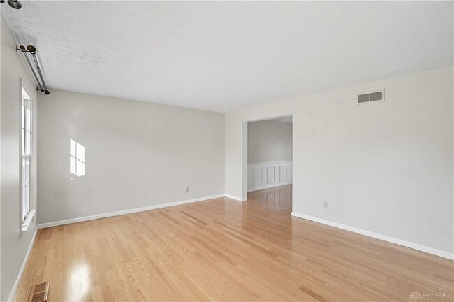 Building Photo - 6389 Willow Ln