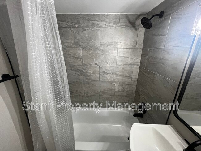 Foto del edificio - 20 W Park St