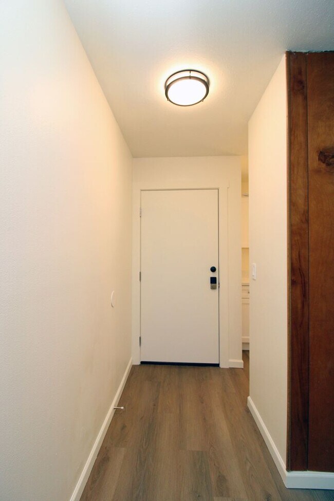 Foto del edificio - 3736 SW 10th Ave