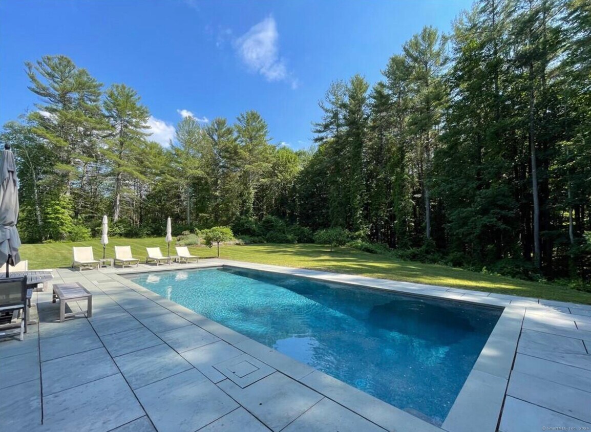 Foto principal - 93 Wells Hill Rd