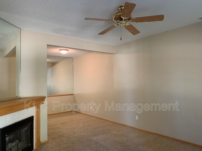 Building Photo - 1109 S 52nd St