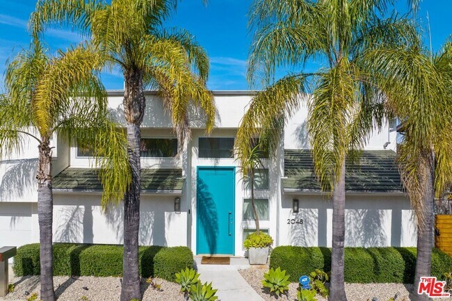 Building Photo - 2048 Hercules Dr