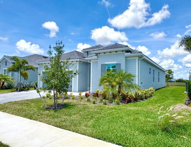 Building Photo - Brand New Luxury Rental in Wellen Park – Never Lived In!