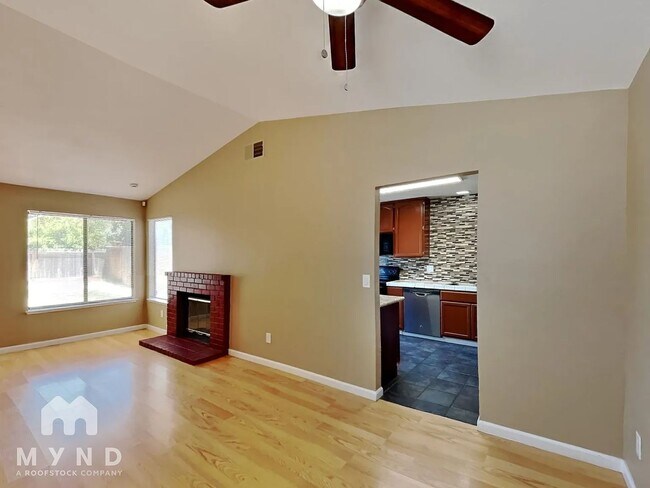 Building Photo - Charming 3BR House in Sacramento