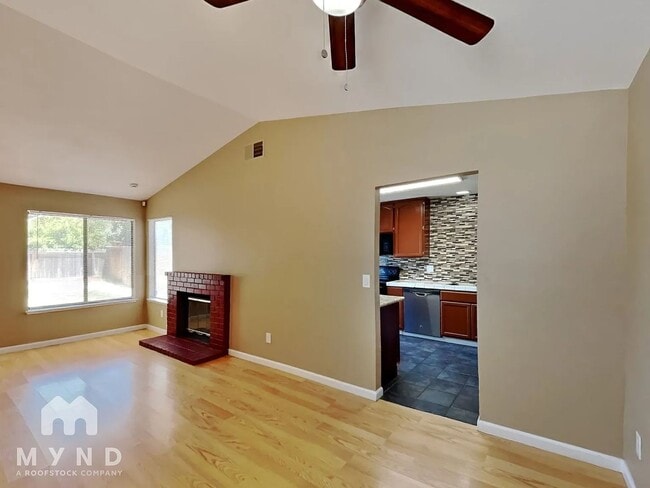 Foto del edificio - Charming 3BR House in Sacramento