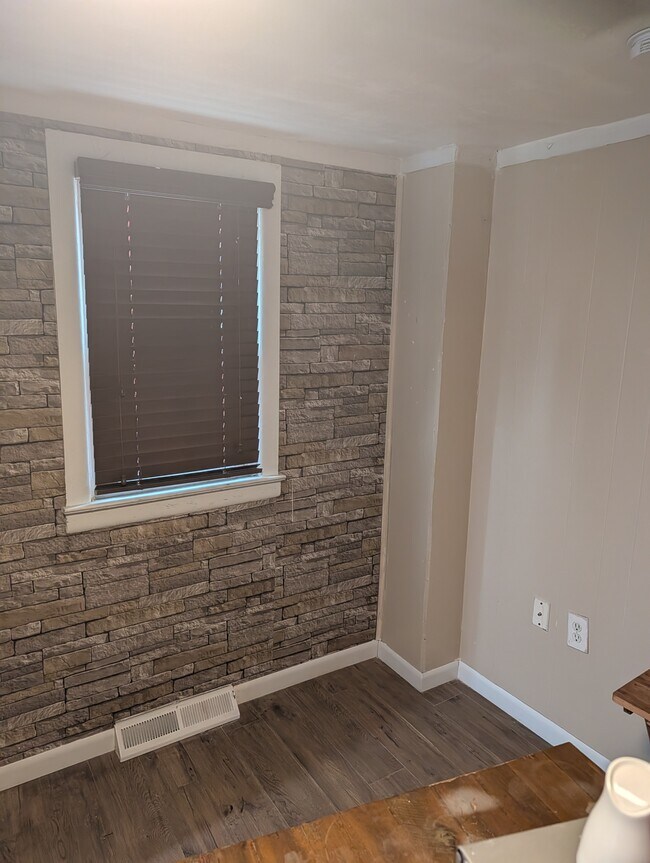 Comedor - 25 Walnut St