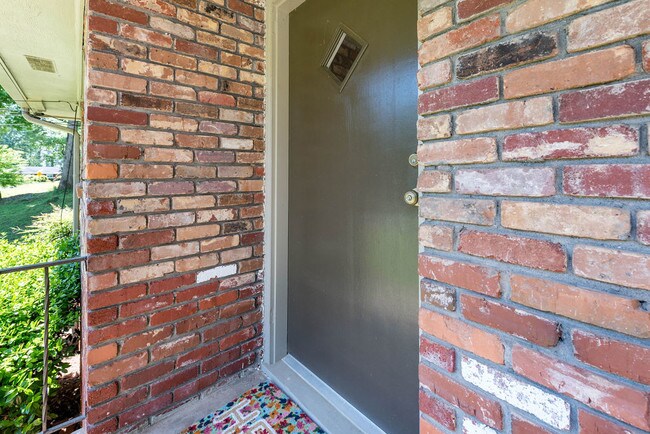 Foto del edificio - 3840 Hillcrest Dr SE