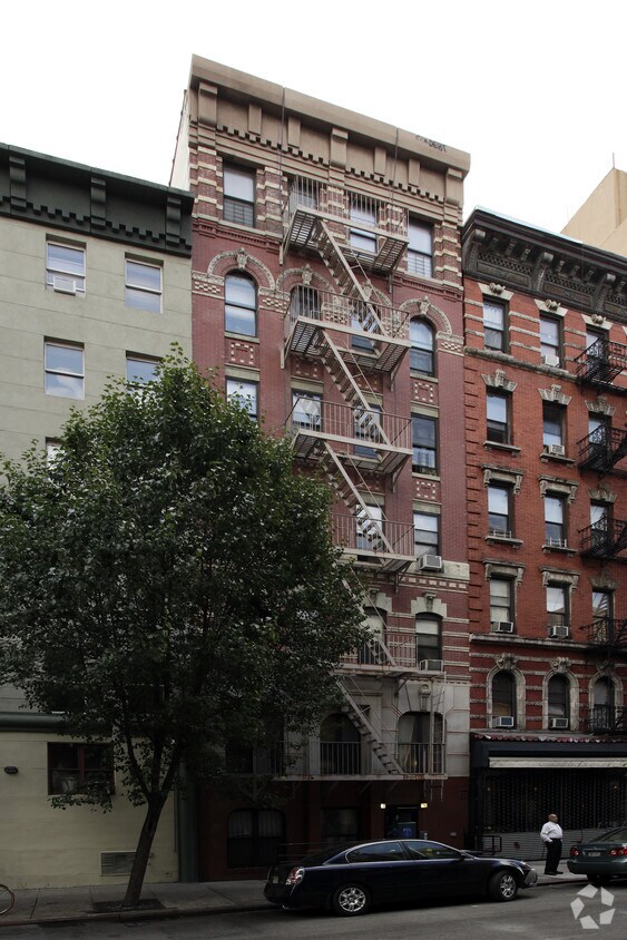 Building Photo - 142 Ludlow St