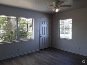 Building Photo - 1104 Volusia St