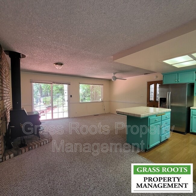 Building Photo - 20 Turpentine Dr