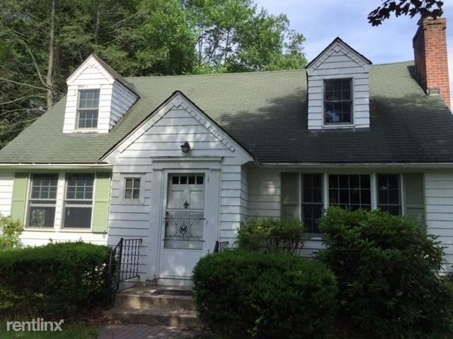 Primary Photo - 4 br, 2 bath House - 15 Gail Road