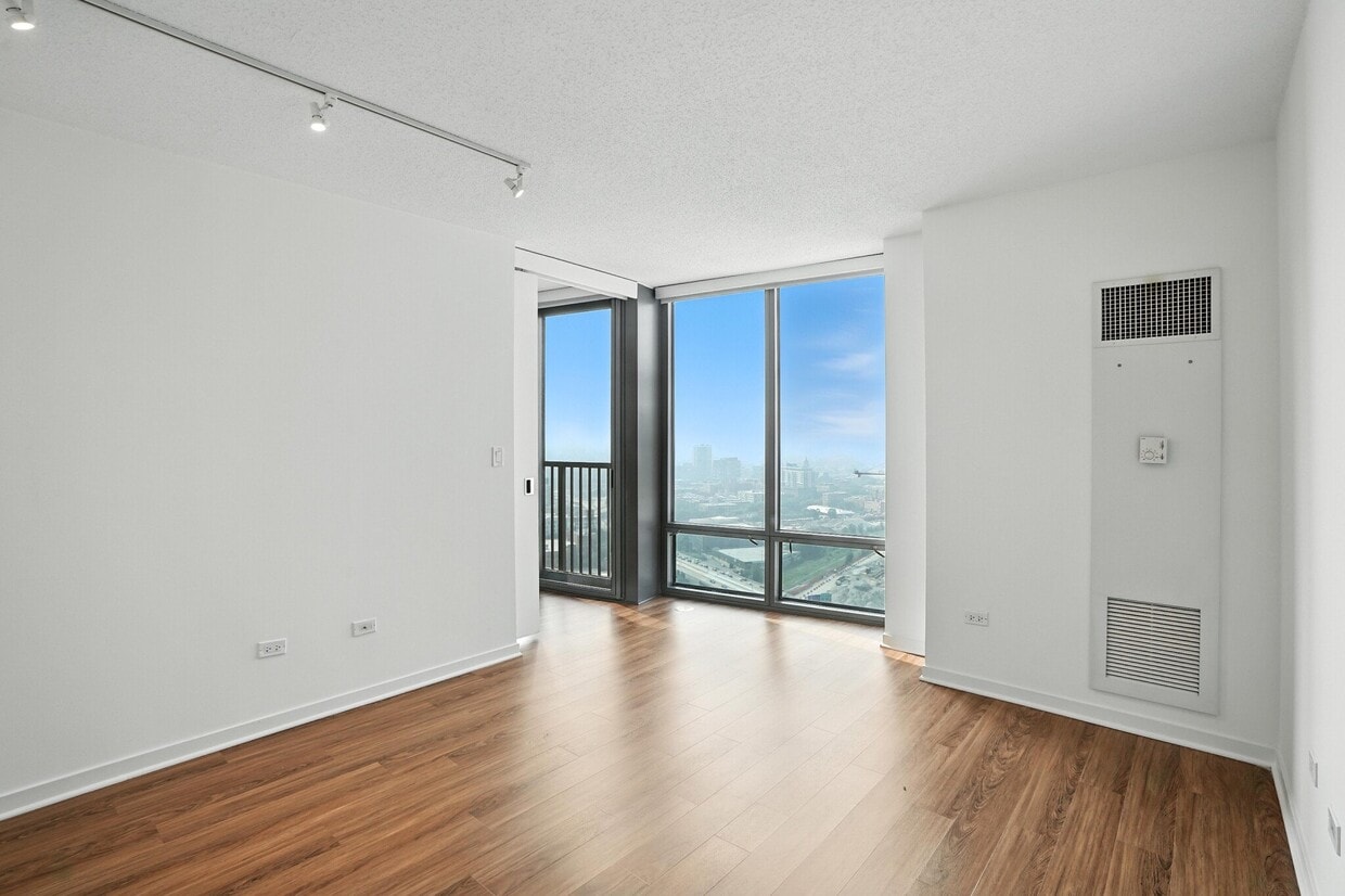 Photo - 530 N Kingsbury St (Chicago, IL)