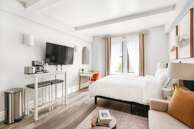 Building Photo - 234 W 73rd St