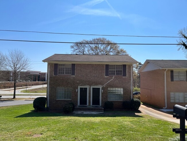 OPEN HOUSE: Spacious 2bd/1ba Across from Buford High School! - OPEN HOUSE: Spacious 2bd/1ba Across from Buford High School!