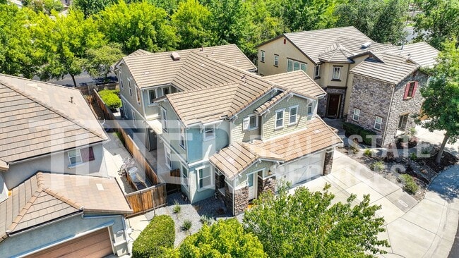 Foto del edificio - 2469 Kinsella Way