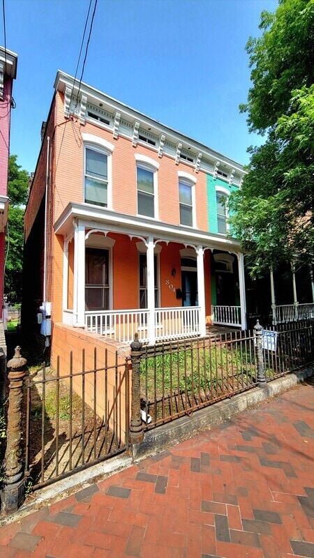 Building Photo - 804 W Marshall St