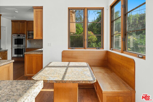 Building Photo - 16820 Sunset Blvd