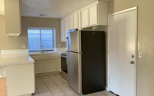 Building Photo - 9100 Dove Meadow Ct