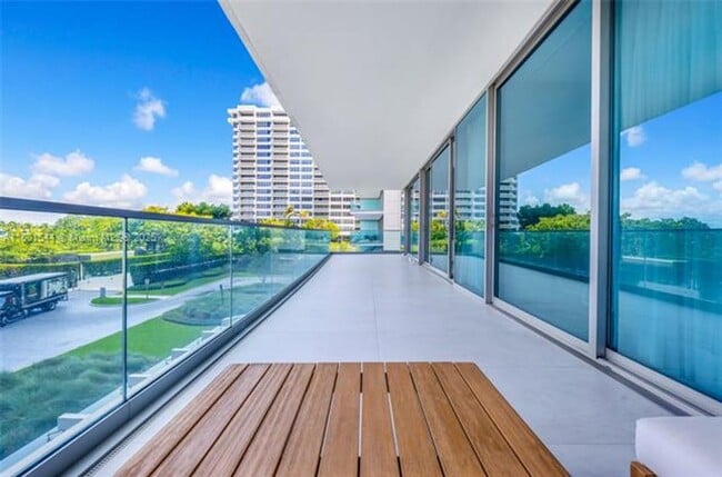 Building Photo - 10201 Collins Ave