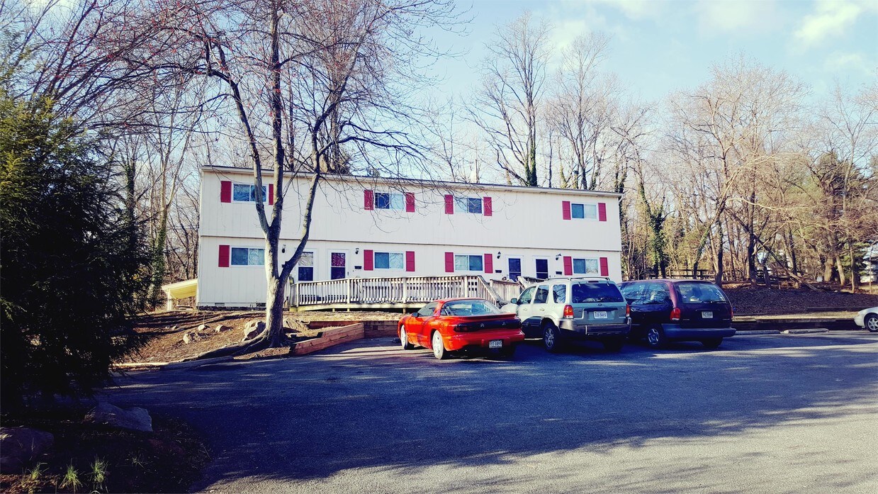 Primary Photo - 210 Virginia Ave