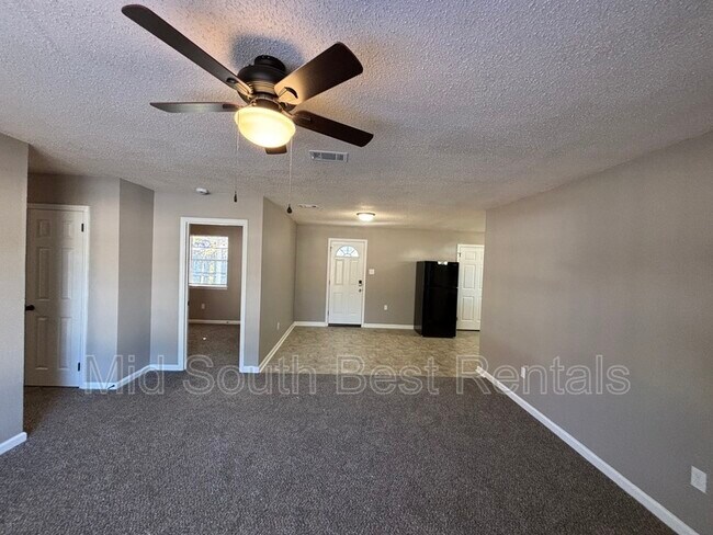 Building Photo - 7901 Bradley Dr