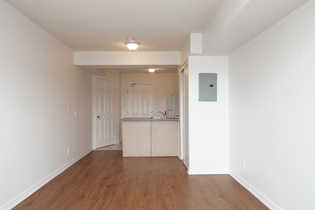 Building Photo - 333 Sidney Belsey Cres